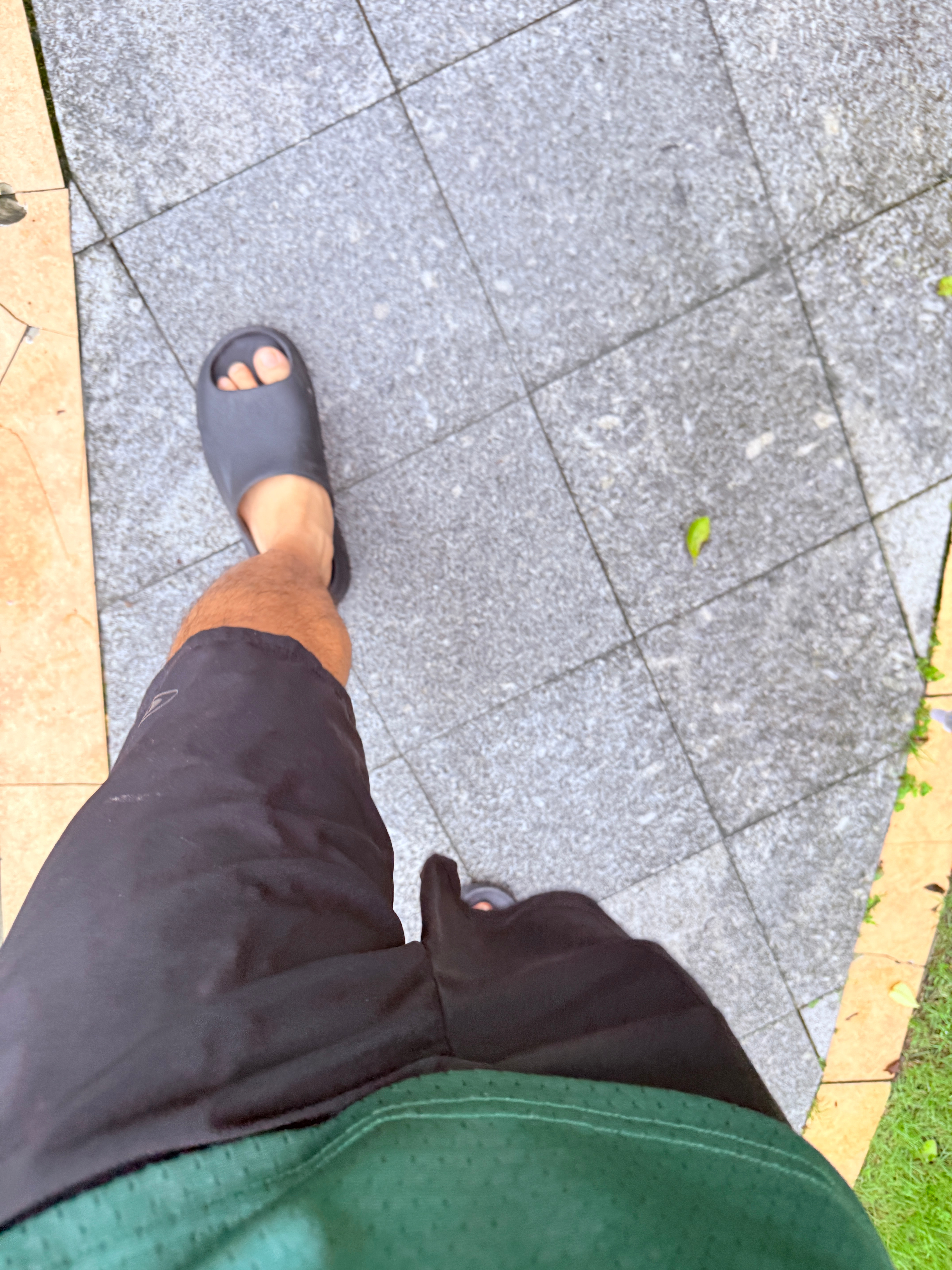 上班啦～～这几天都是灰蒙蒙，下雨天……昨晚下了一夜！今天的辣椒酱油被抢了[泪][