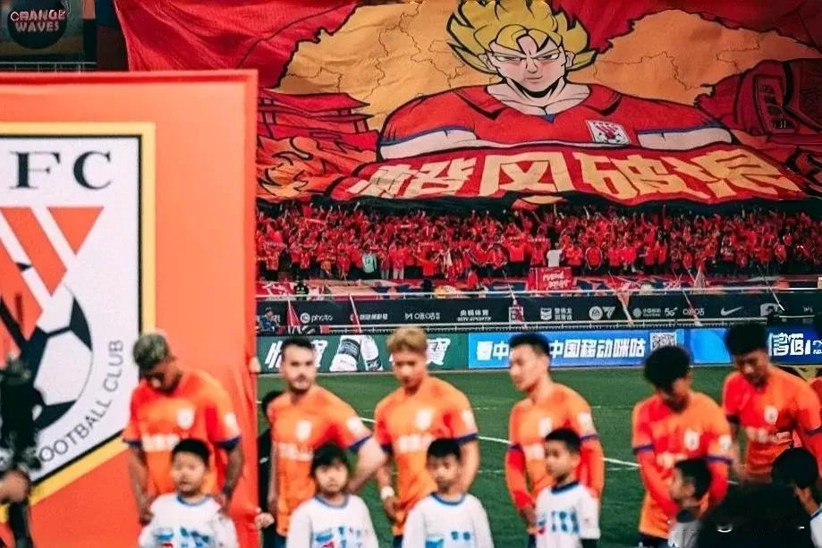 下半程联赛泰山队必须明确发展方向，二选一:
  1、火速补强中场外援，泽卡回归，