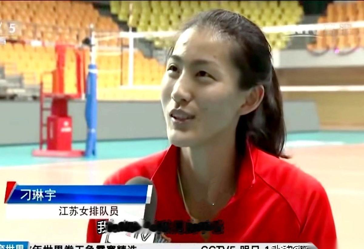 复盘中国女排在亚运会上硬拼泰国队的那场球。真正决定局势的，根本不是决胜局的哪一记