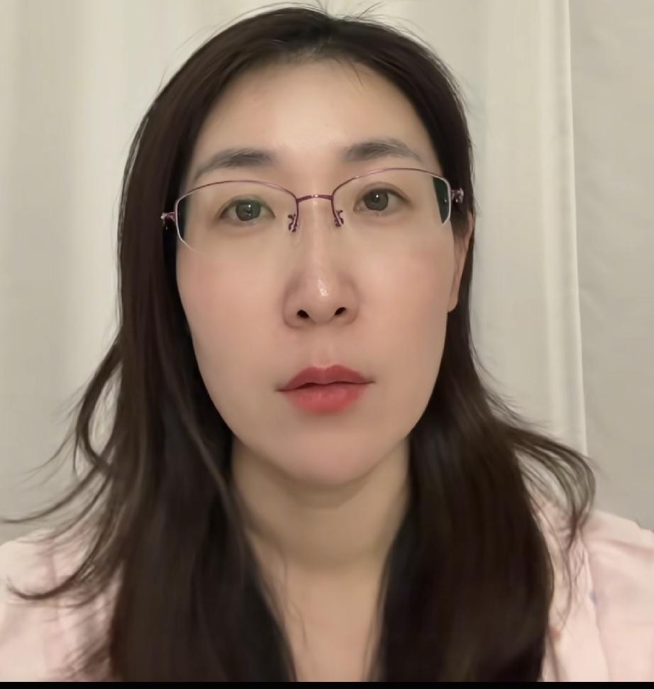 无锡朱女士新动态 她居住的房子被断电 还被暴力敲门
网友看到后为其报警
还有网友