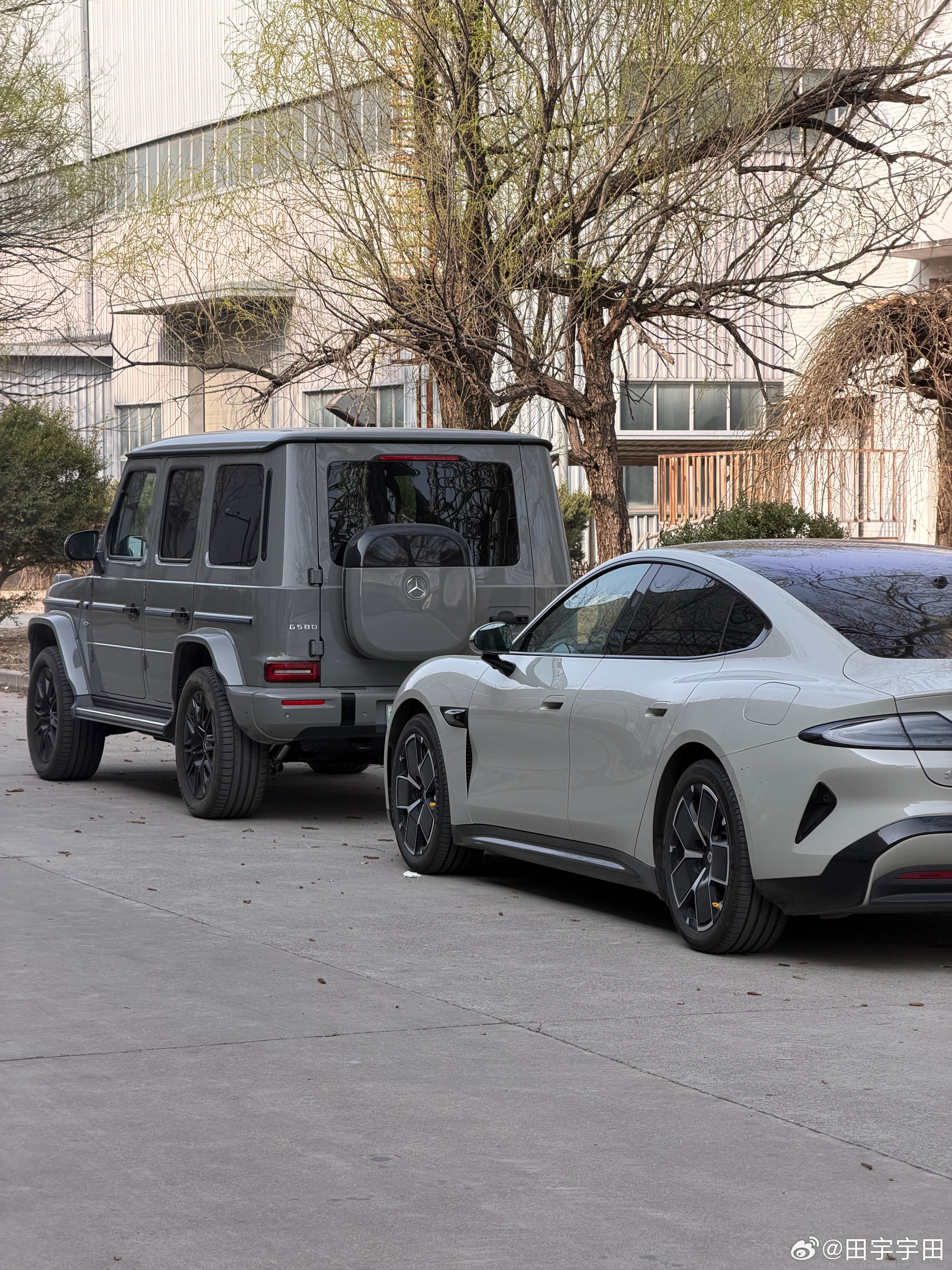 汽车媒体这个行业越来越卷同行们开大G来拍摄哪怕是电的，电费不贵车价贵啊纯属用爱发