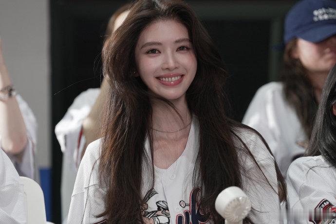 方圆孙一宁美伢迅猛龙原生脸对比方圆孙一宁美伢迅猛龙变美思路 对比完原生旧照和现在