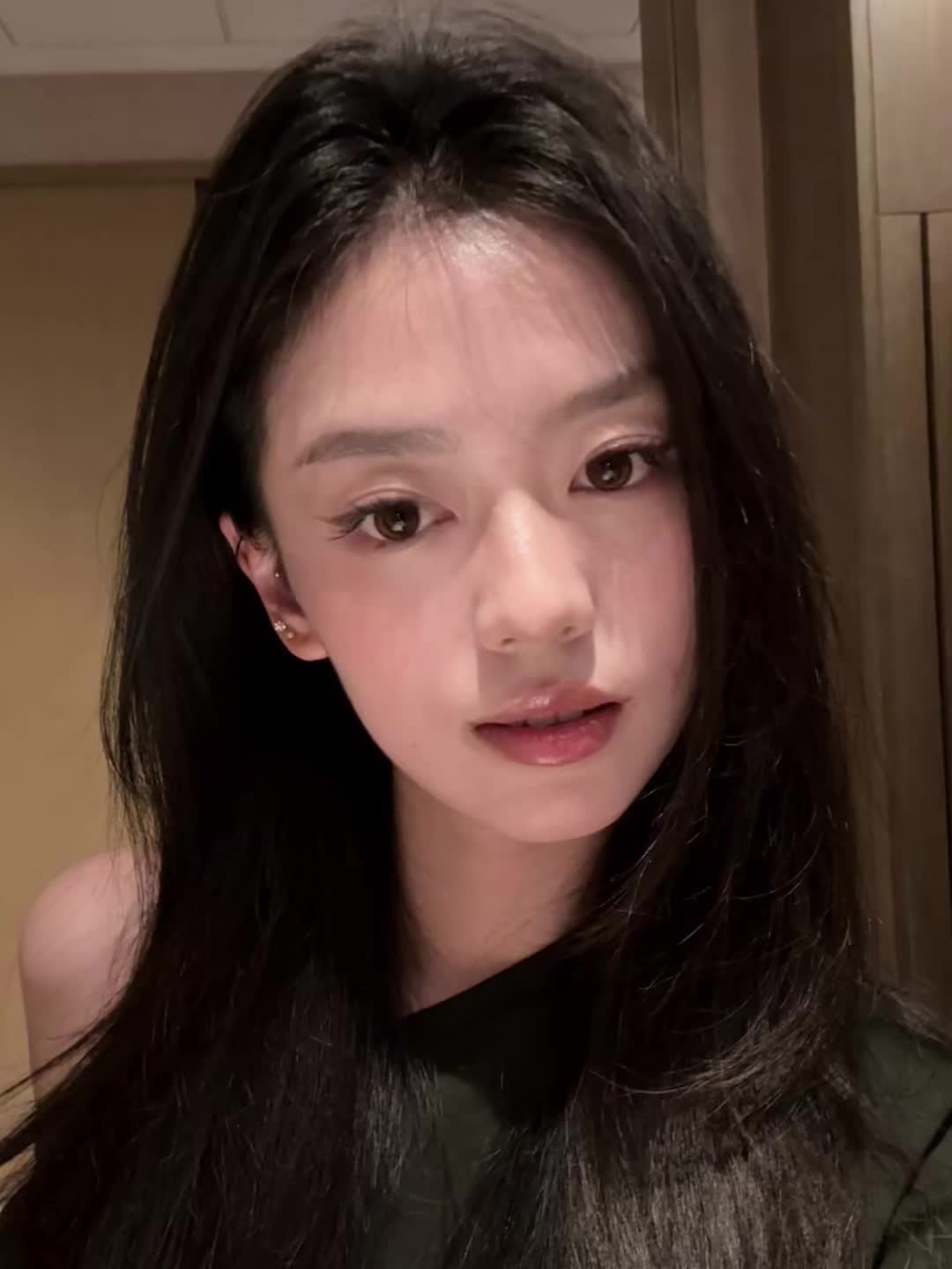 多拍拍照片吧 把自己最美的样子全都记下来