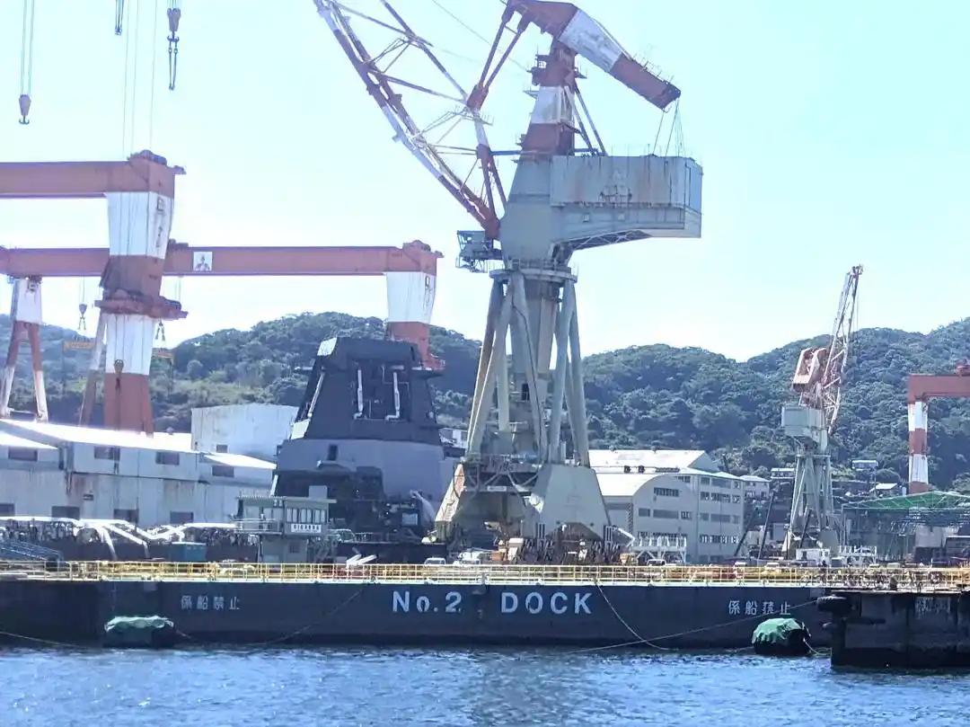 日本1.2万吨反导舰超055，128垂发配战斧，到底想干什么？
 
近期，日本新