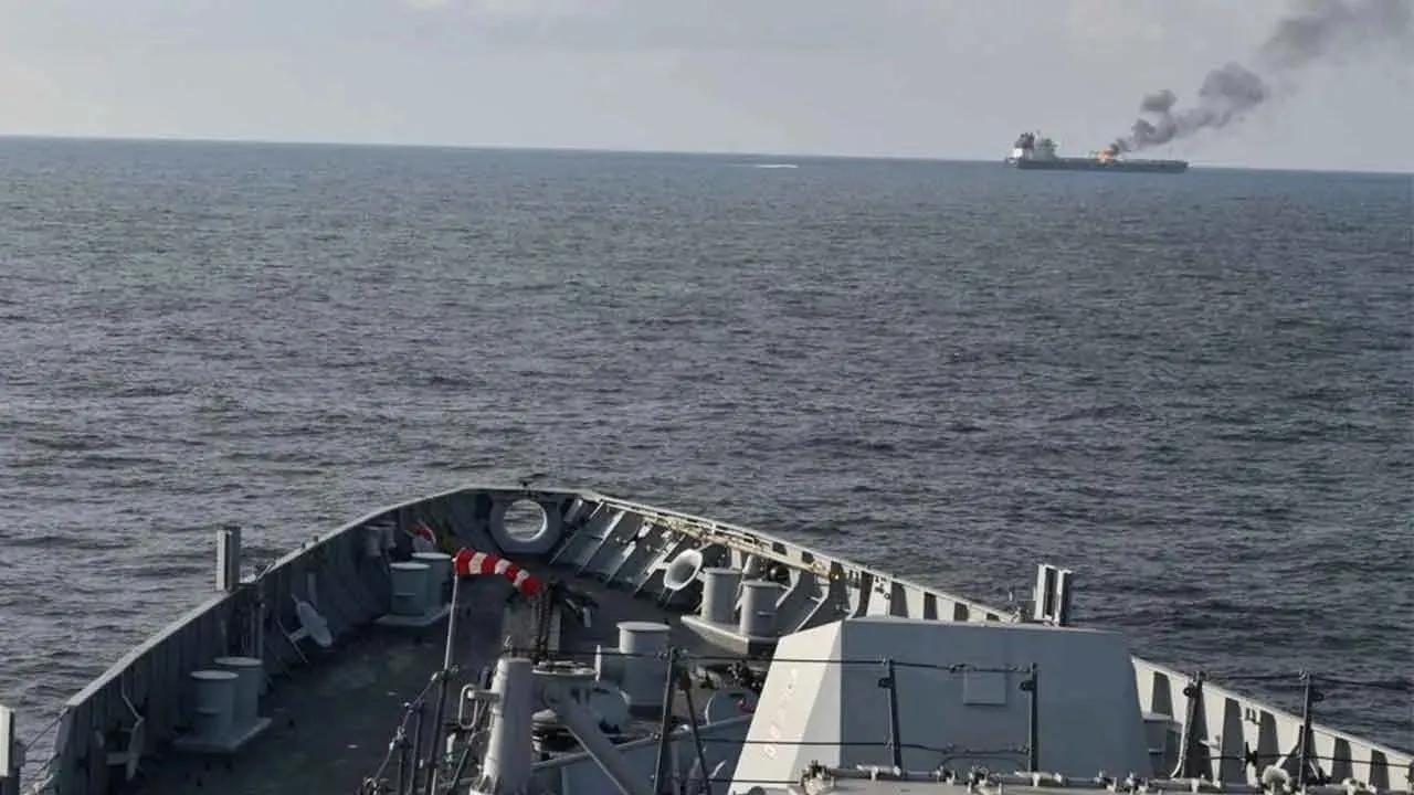 也门胡塞武装:

我们用导弹瞄准了在亚丁湾航行的两艘美国船只。船只直接被击中。。