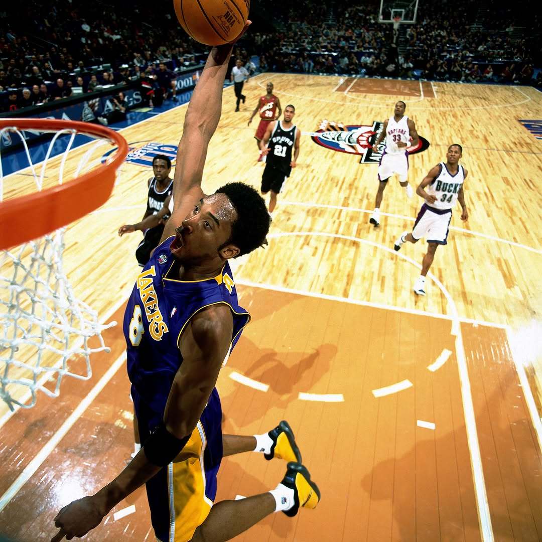 Kobe dunks 📸：adbphotoinc科比[超话]黑曼巴 ​​​