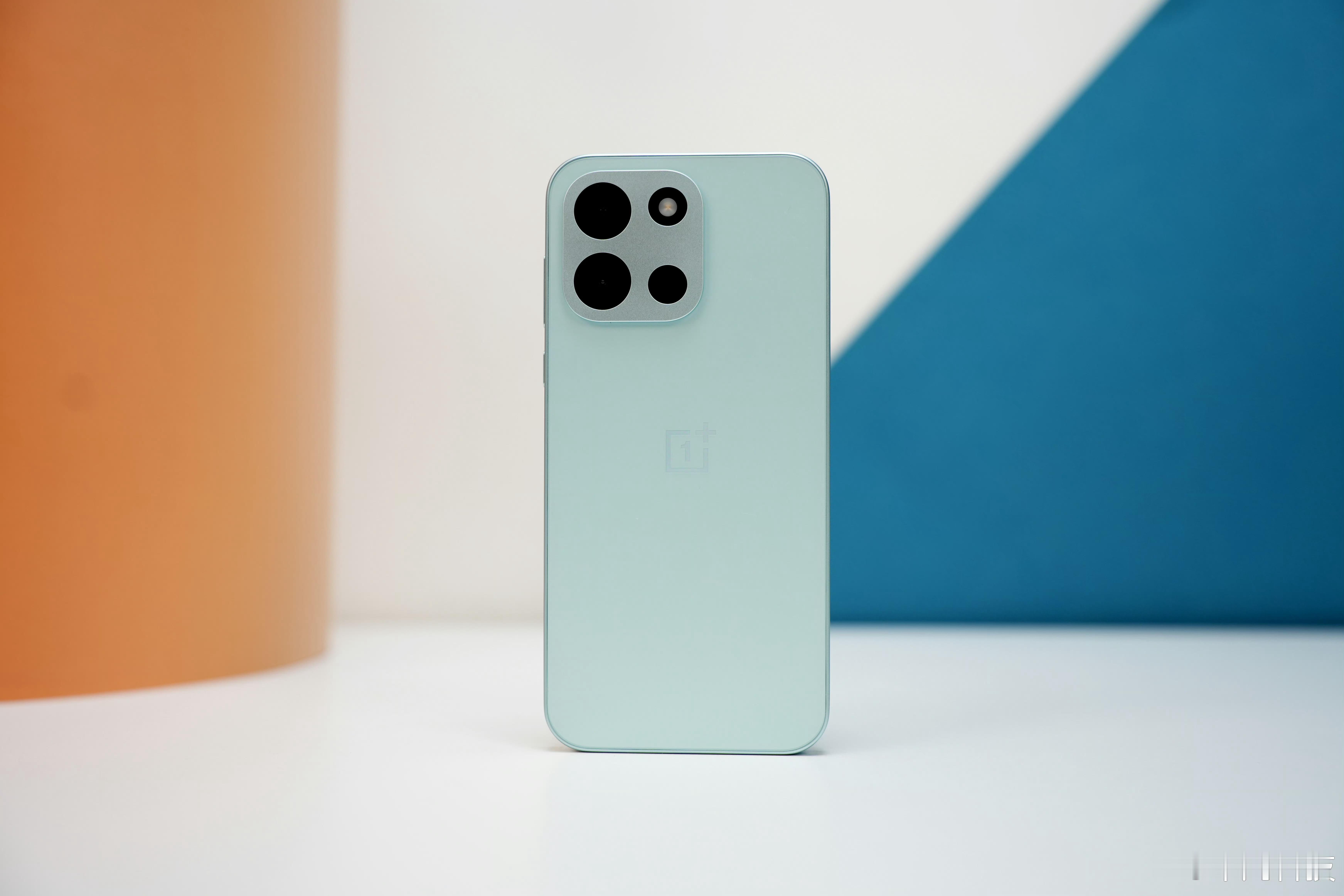 今晚 19 点，机圈炫迈一加Turbo6就要发布啦，来猜一下起售价格，前三猜对的