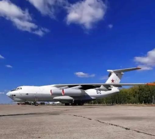 东方大国太聪明了：趁着俄罗斯武器滞销，一口气订购20架大飞机

俄罗斯武器出口这