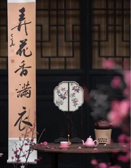 王德峰，
一个人在50岁之后的精神成长，
才是他最美好的人生阶段，
五十岁知天命