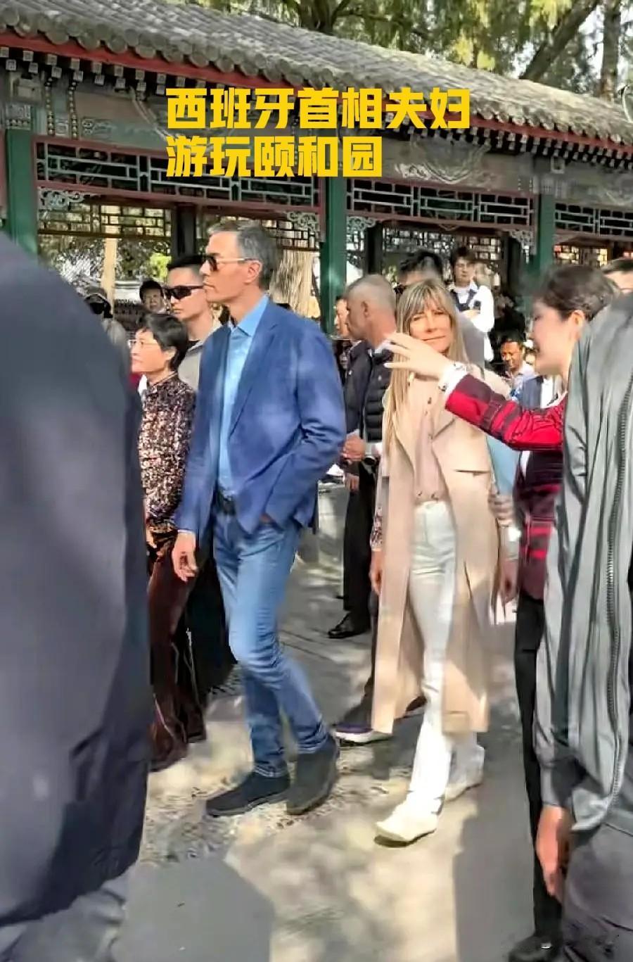 世界看中国，

中国看世界，

我们做到了！