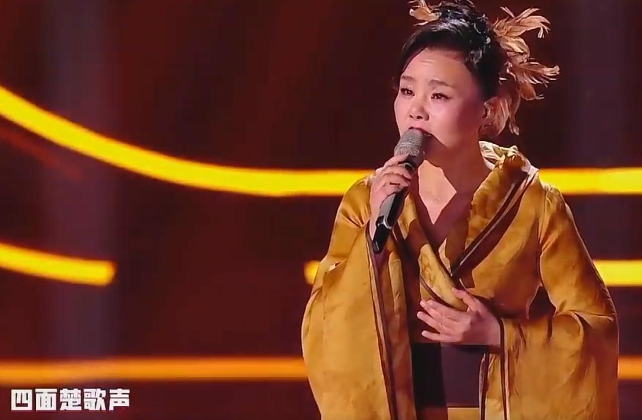 龚琳娜和黄龄、苏运莹同台，算是歌坛“妖姬”的正面相会。
事实证明，龚琳娜和苏运莹