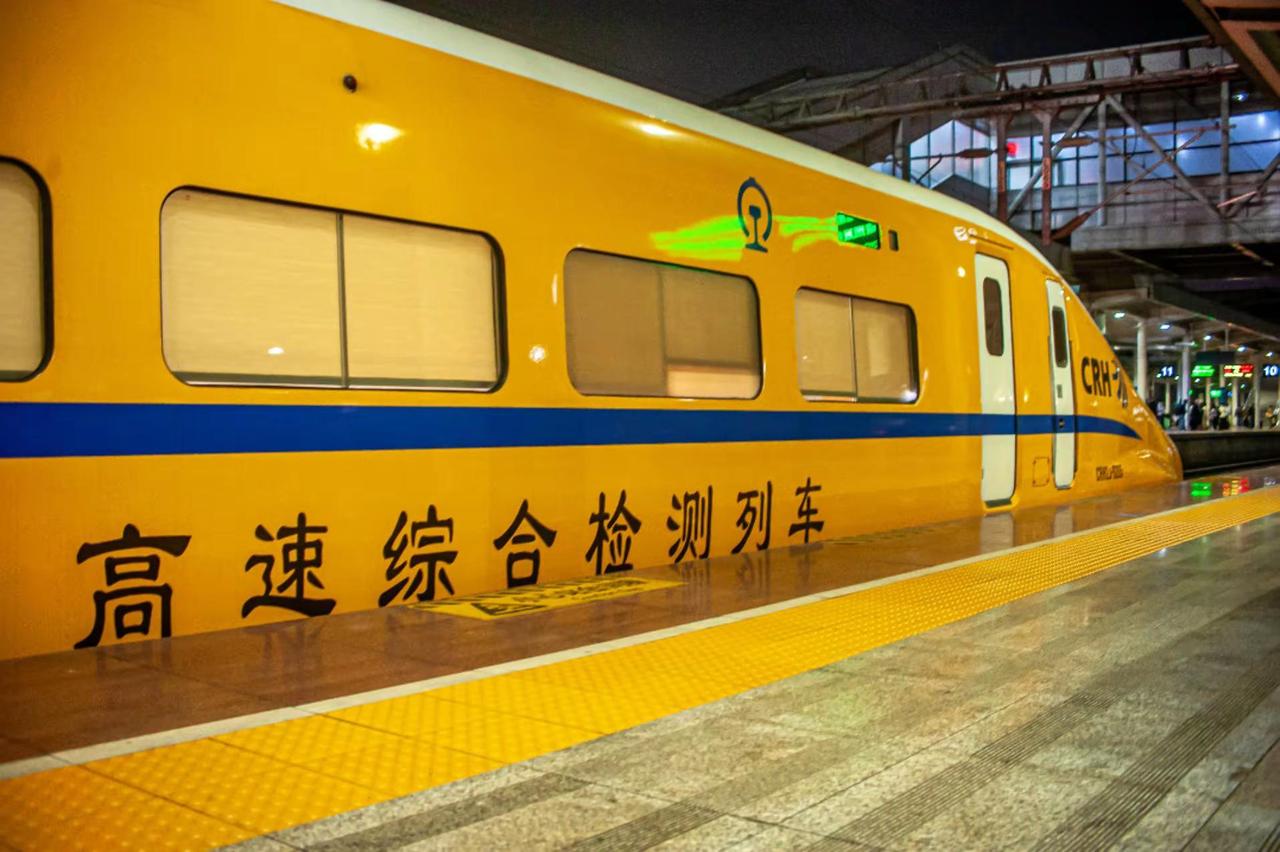 边境城市心连心。今日CRH2J-0205再次开行DJ1457为防东，钦防，邕北，