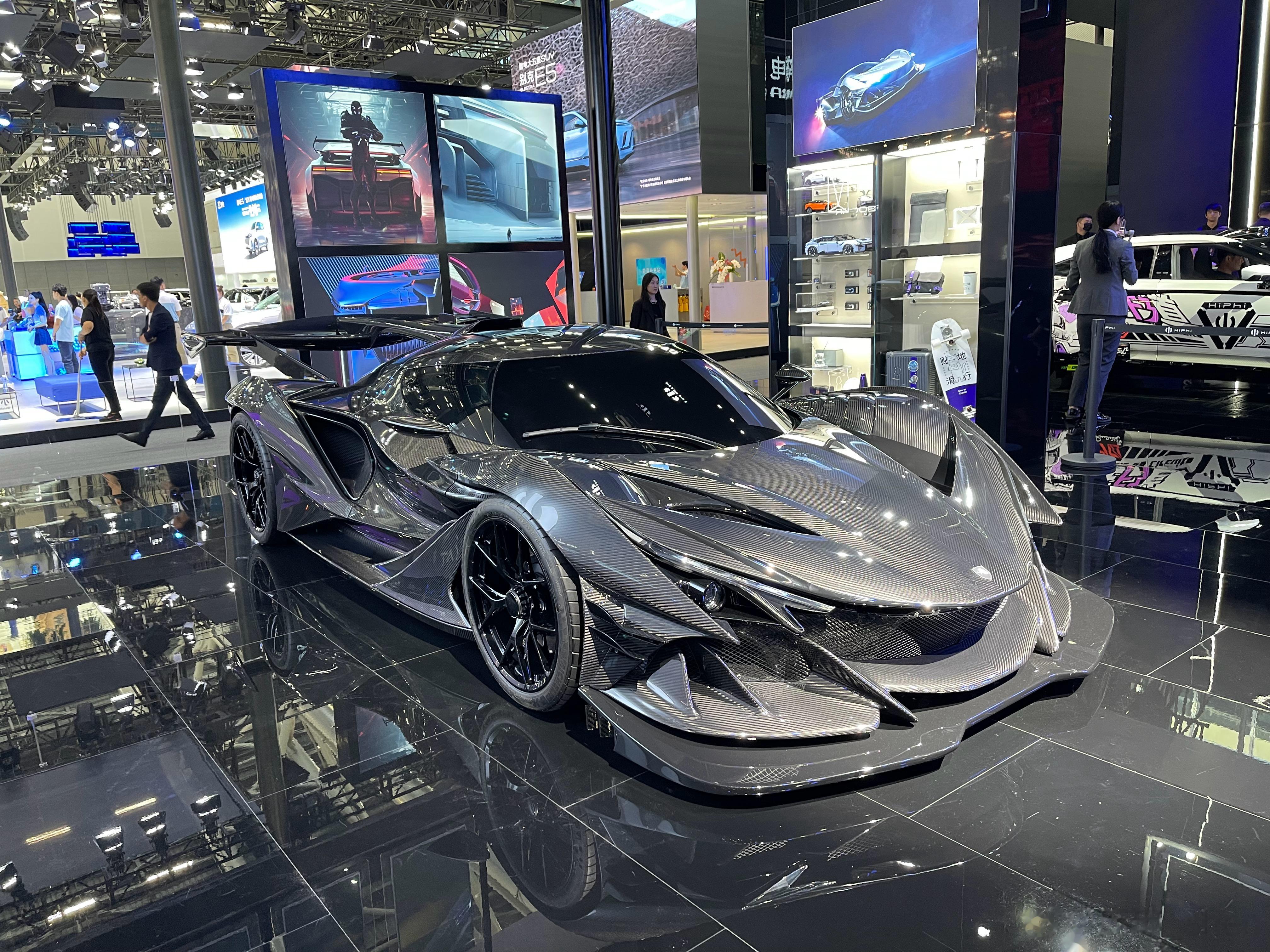 #shen车视界##2023广州车展# 高合展台放着一辆Apollo IE，我看
