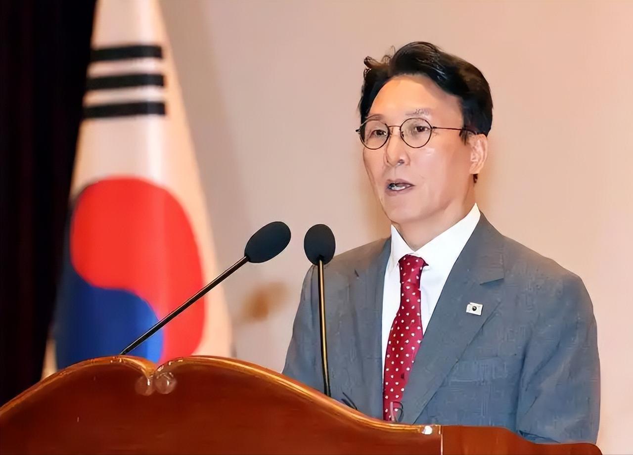 一位韩国华人曾经表示，韩国人的工资是中国人的八倍，中国人有什么资格嘲笑韩国，首先