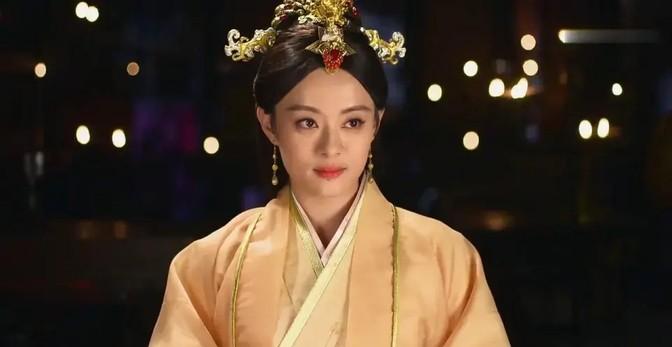公元前272年，芈月把和自己私通了30年的义渠王杀害了。义渠王浑身是血地倒在芈月