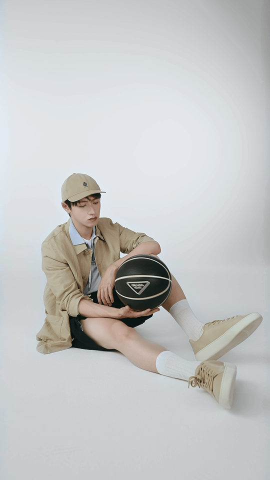 TOP登陆少年最新Court运动鞋大片，朱志鑫、张泽禹、张极、左航、苏新皓 