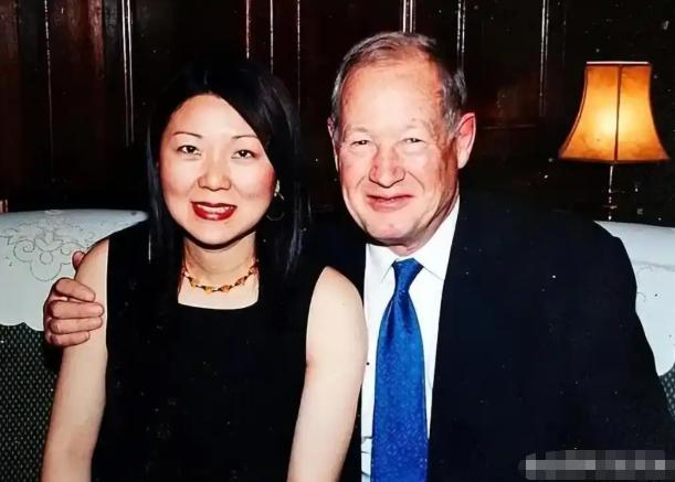 “你要是能怀孕我们就结婚！”2006年，英国69岁亿万富翁爱上中国33岁女外卖员