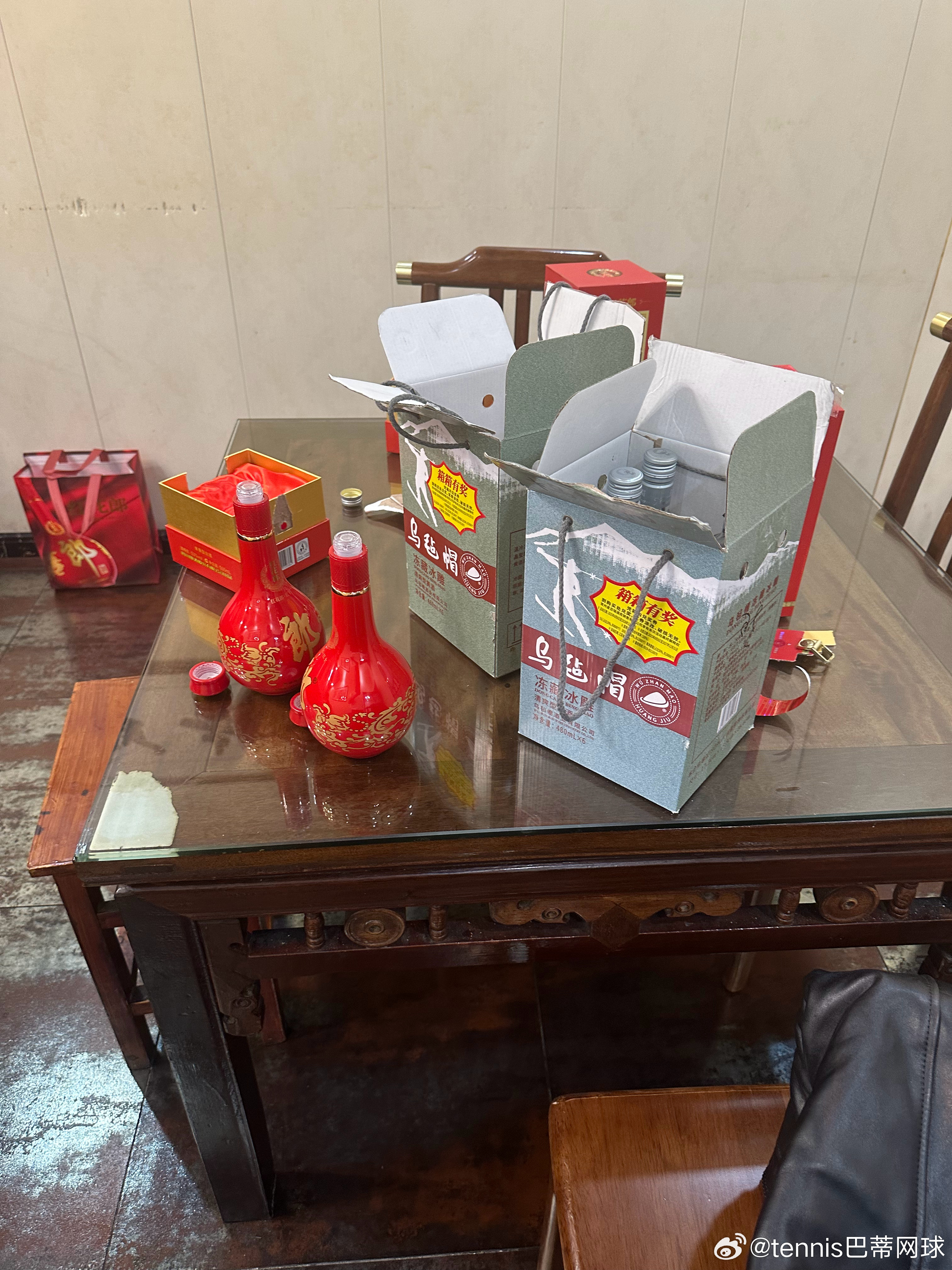 最后不意外的进入拼酒环节，我只能说优势太大，这480L的黄酒没有4，5瓶是没有感