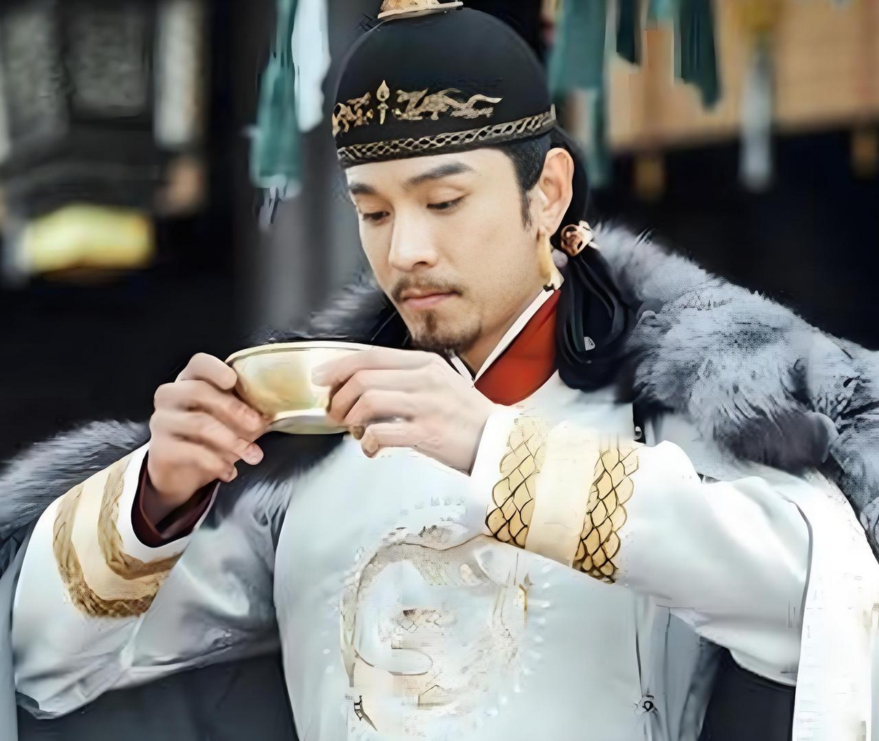 家人们，接着唠唠慕容盛统治对后燕的影响，那可真是“一半是海水，一半是火焰”！
