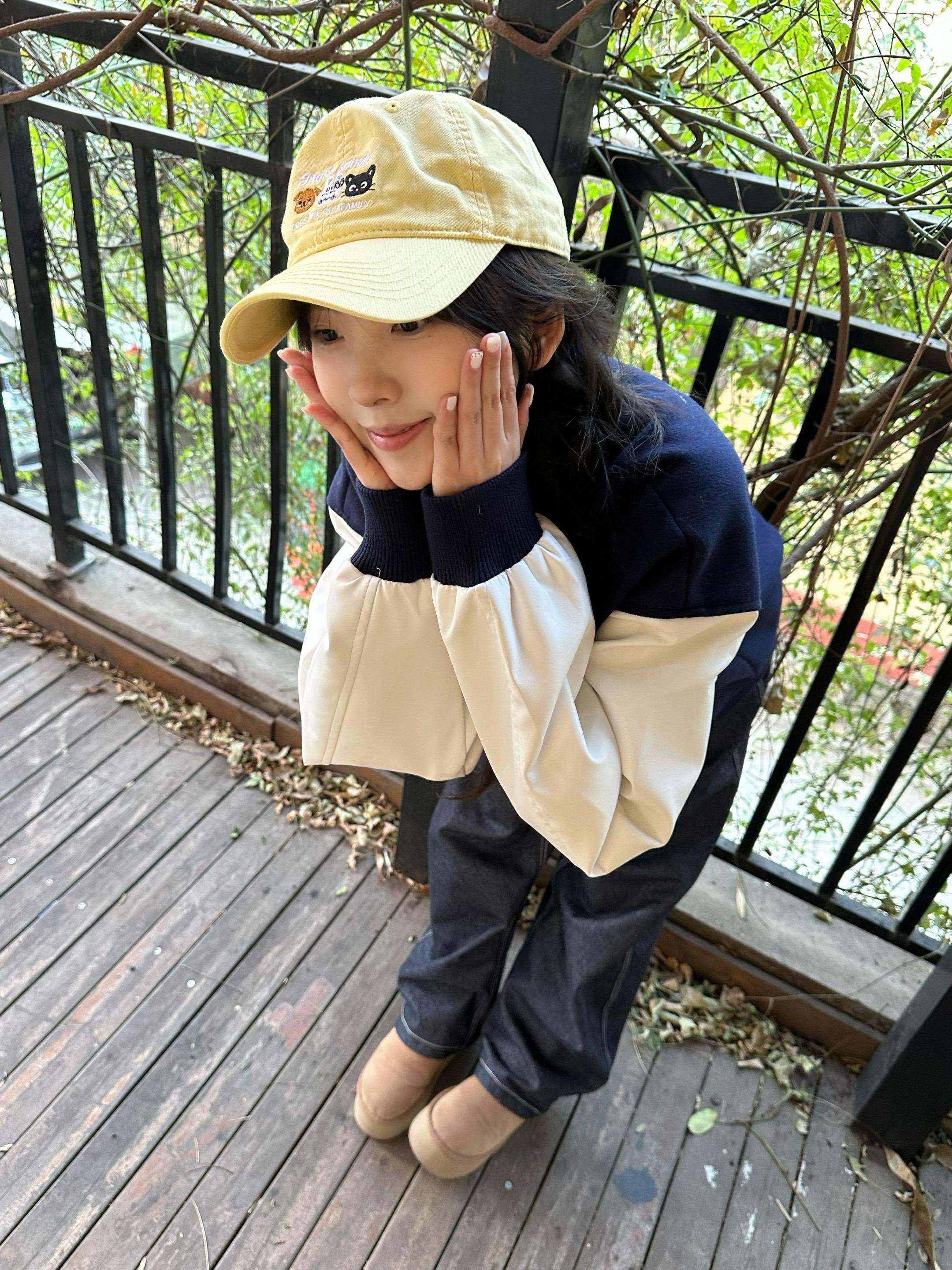 傻站在你家楼下 抬起头 数乌云～