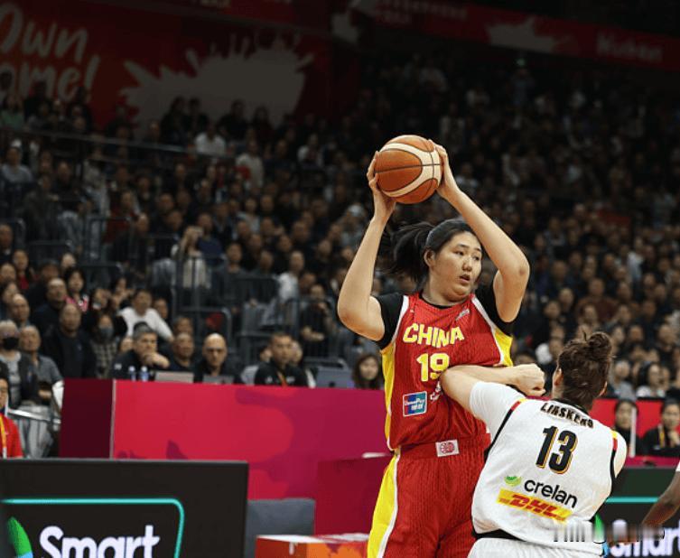 张子宇今天半场表现真的太亮眼了！
出战10分钟，9投6中，命中率超66%，砍下1