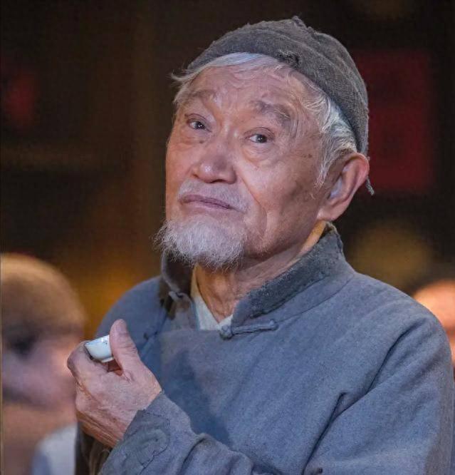 2024年的感动中国人物牛犇，这名字一听就让人感动啊！这位老戏骨，60多年演艺生