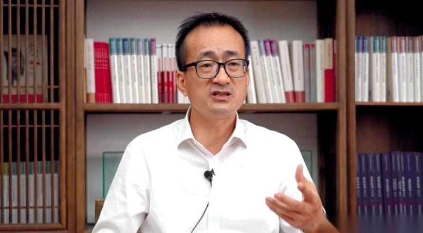 最近，经济学家刘元春的一份测算数据，直接掀开了那块遮羞布。
总有人念叨现在的年轻