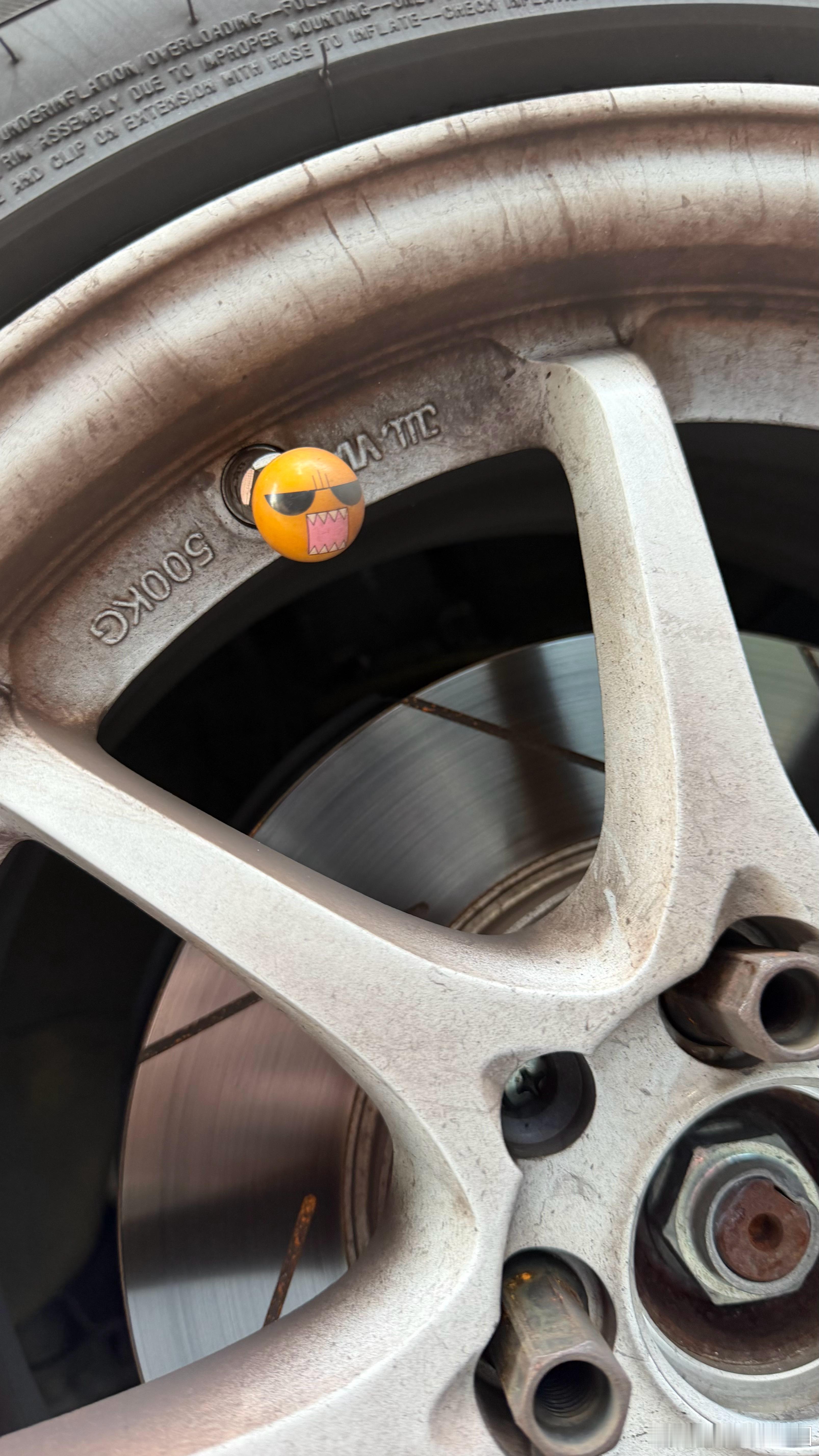 白轮毂最烦的就是这样，200km就这样了