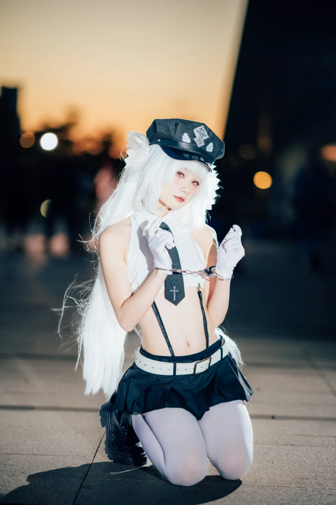 女警