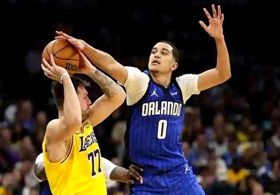 18分19%三分，他竟还是火箭王牌
 
阿门·汤普森的投篮像把钝刀，三分线外谁都