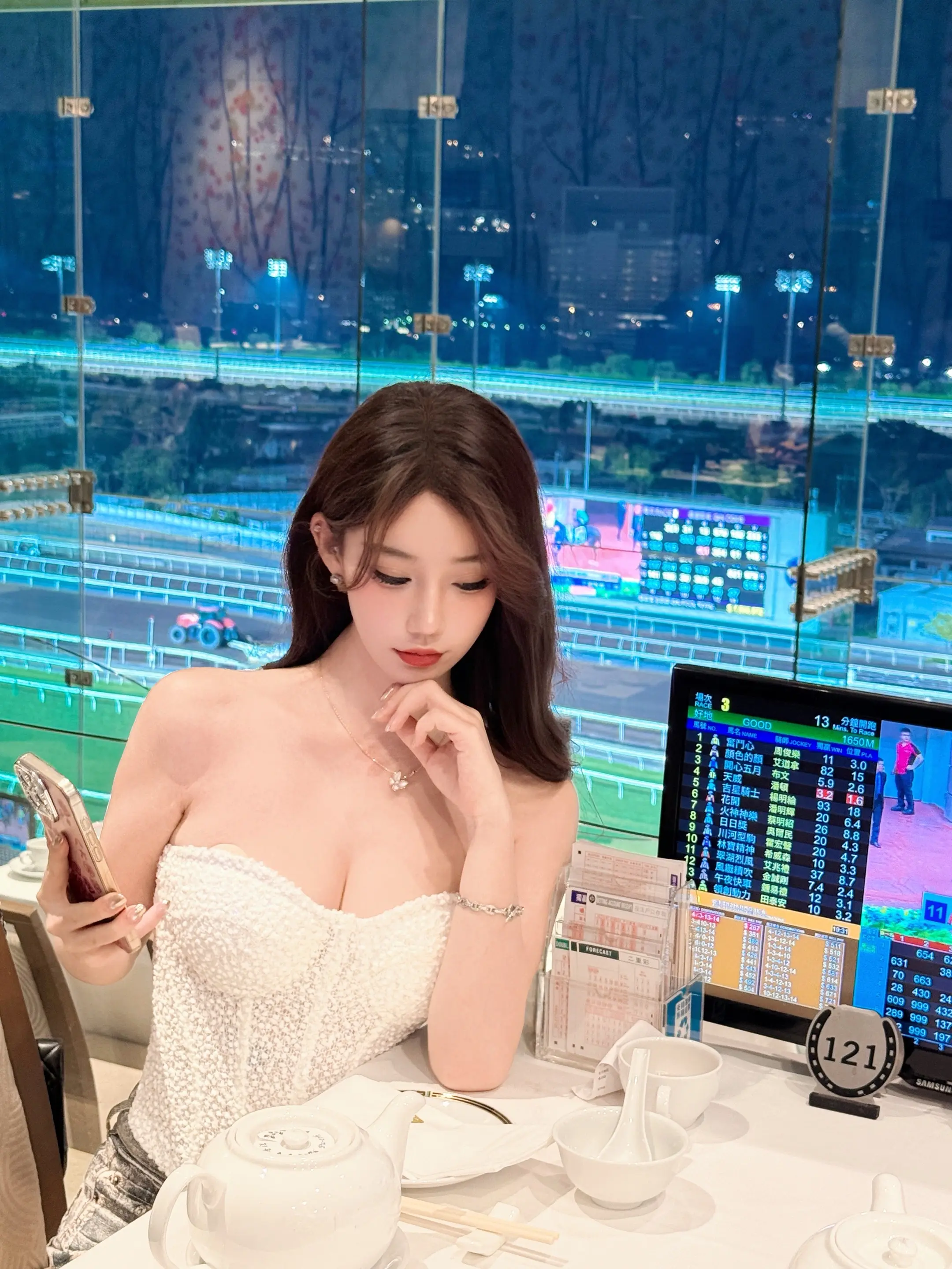 🇭🇰🏇。