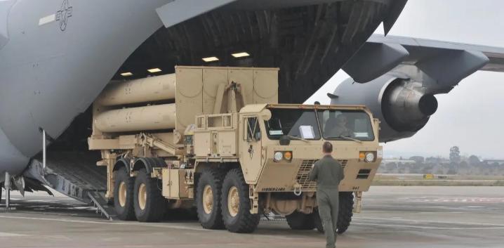 据悉，美国已将本国境内所有可用的“萨德”反导系统全部调离本土。除目前各有一套萨德