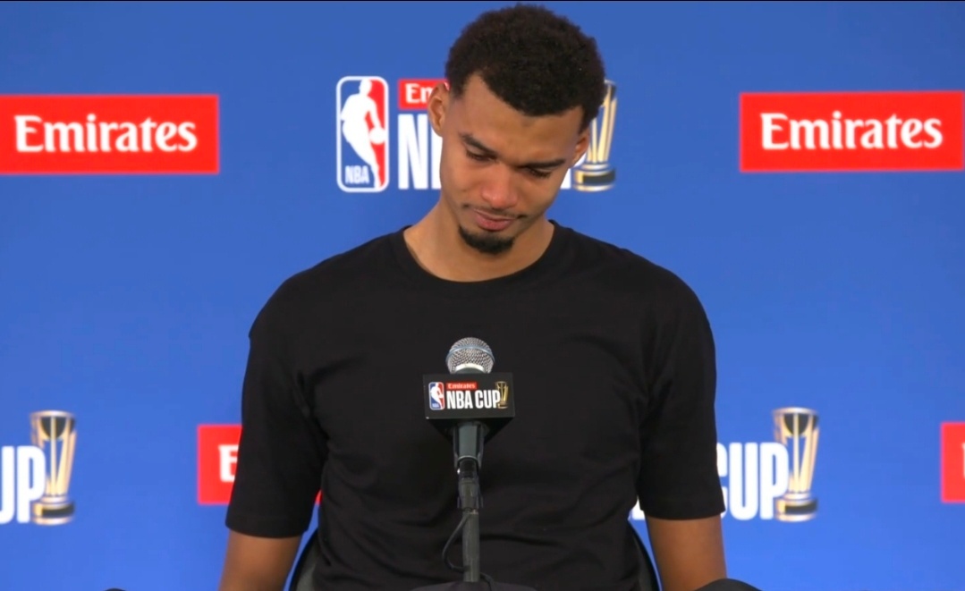 文班赛后接受采访时眼含热泪：抱歉，我今天失去了一位亲人今日NBA杯决赛开战，尼克