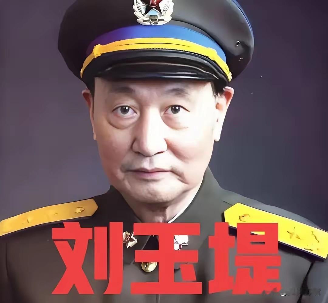 致敬！28岁志愿军飞行员返航时发现脚下50多架敌机，油表见底竟掉头冲下去，一战干