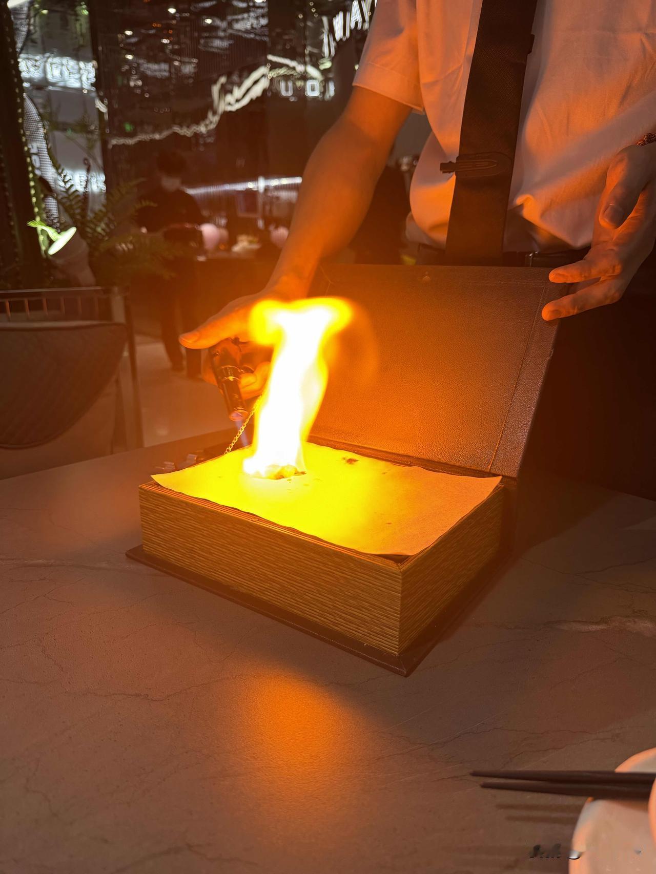 五角场的3号仓库，很有意思的创意菜，价格也不贵，适合家庭朋友聚会。