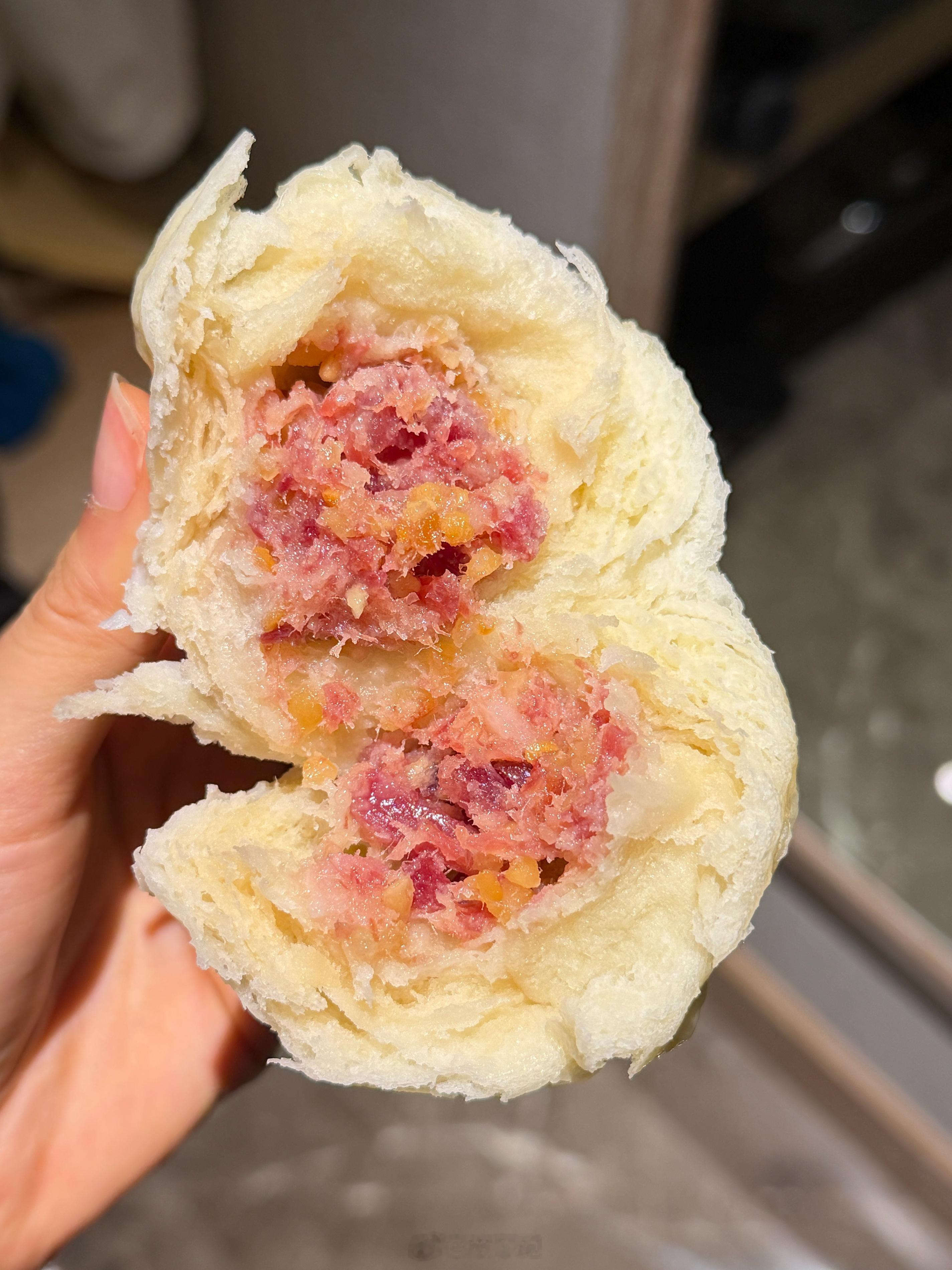 好喜欢破酥包 四个馅都喜欢要是能吃完不长肉就好了 