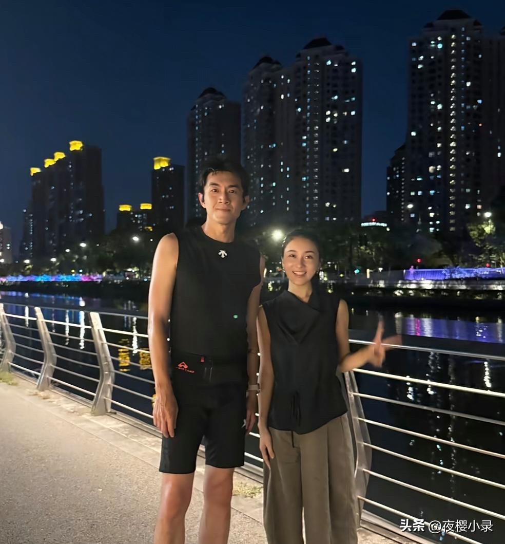 37岁林更新在上海夜跑被偶遇，他真人好帅气，身材高挑，外形条件实在是太出色了！[