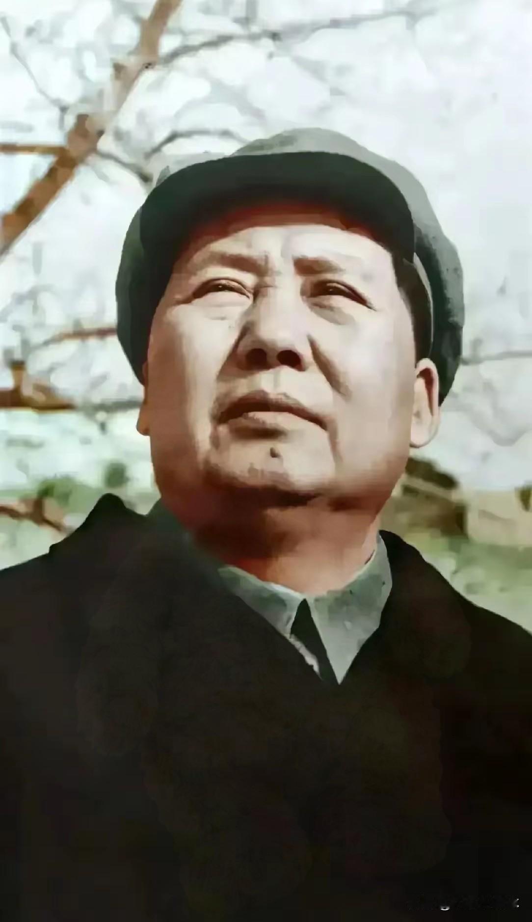 毛泽东——家、军、哲

历史罕见的伟人，家国新东方的缔造者

马克思主义开拓者在