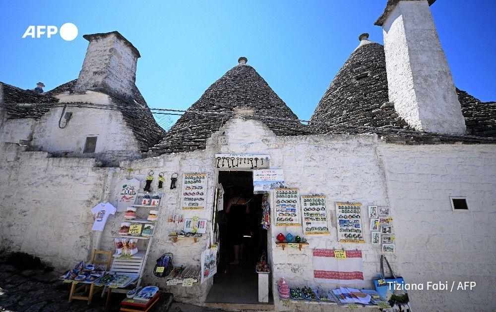 石头屋在意大利成了大家避暑的好去处，第一次听说石头屋，今天特意了解一下。

特鲁