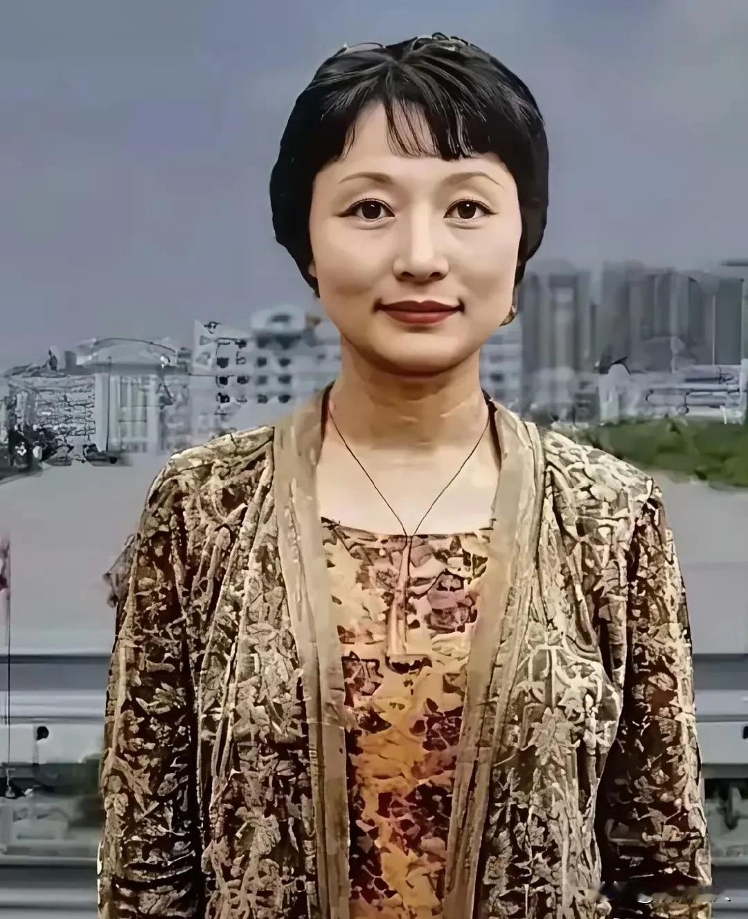 宗庆后的老婆施幼珍，那可真是个厉害角色！
 摊上那种事儿，多少人早就闹得鸡飞狗跳