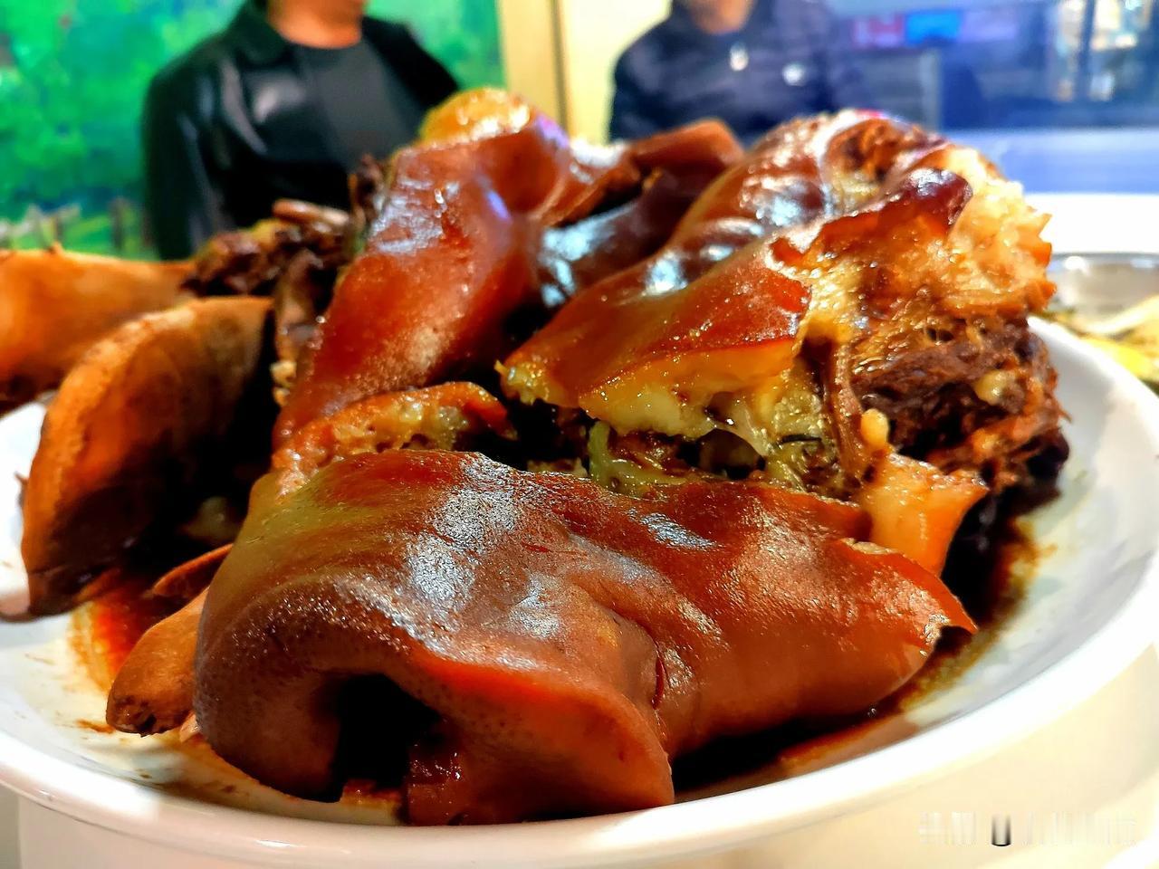 今天吃什么？中华美食文化上千年，就已经有传承———
龙抬头理发之外，还要吃寓意深