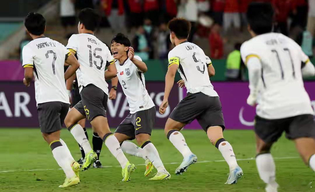 越南门将盛赞中国队：没想到能踢得那么好 恭喜U23国足3-0完胜晋级决赛越南门将