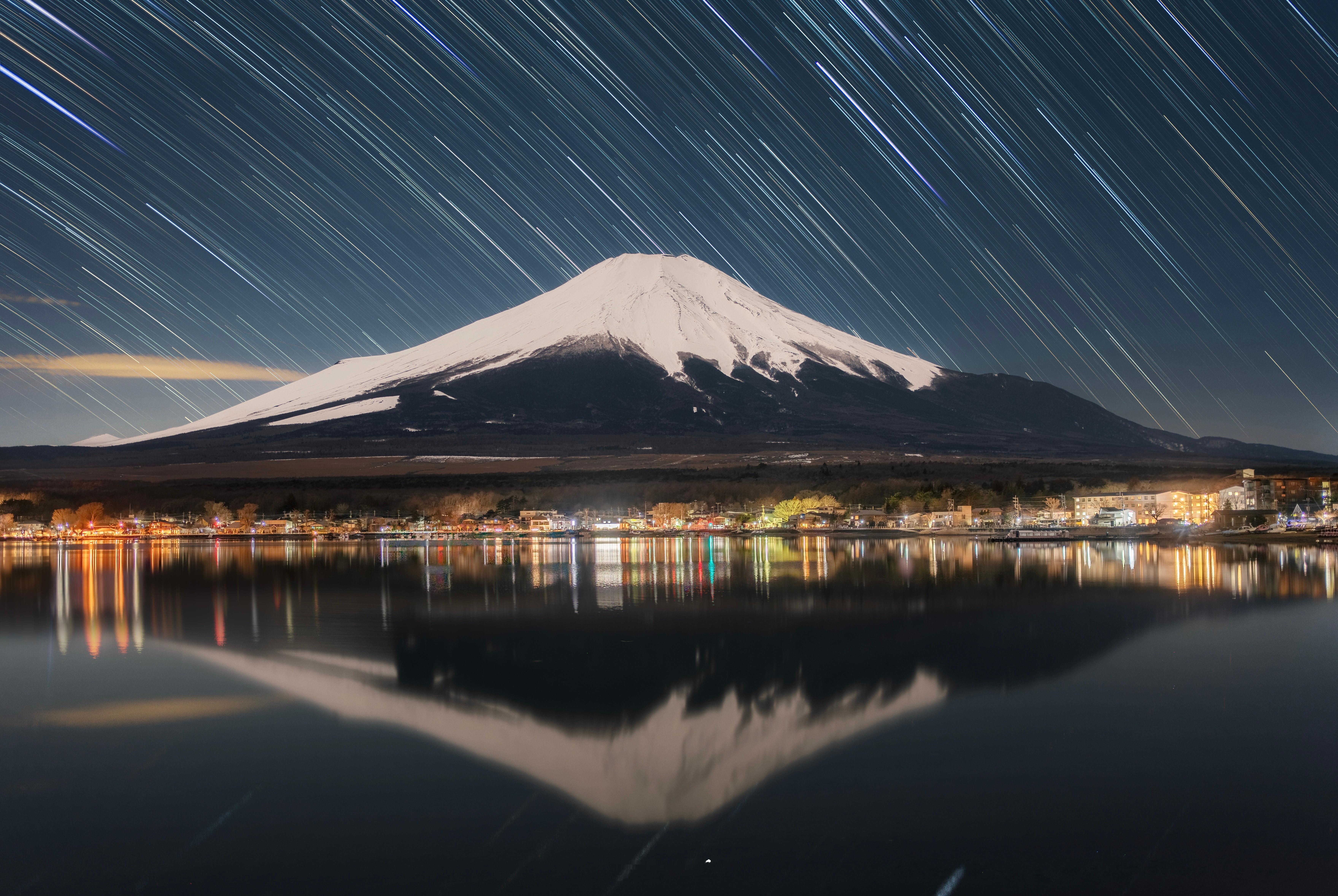 在富士山看见一场“流星雨”。好天气终于轮到我。#旅行##摄影##日本##富士山#