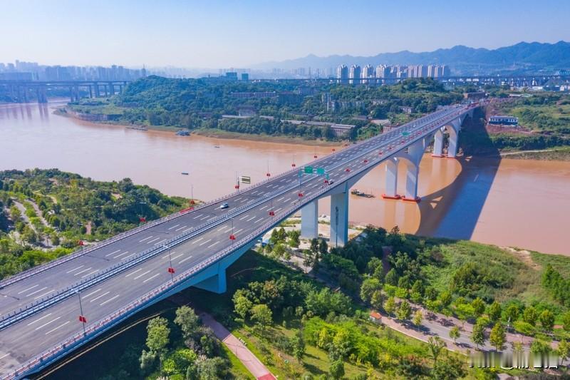 重庆北区发展是否已达巅峰，这就像猜盲盒，还真不好说。在过去“一路向北”战略的加持