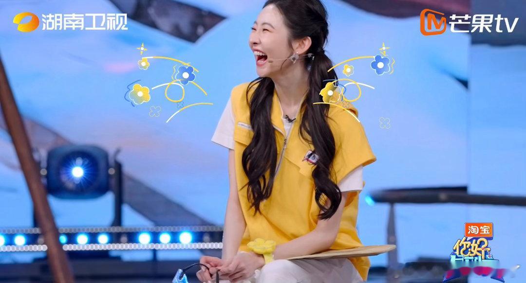 魏哲鸣夹子音上线 你好星期六被魏哲鸣的夹子音狠狠拿捏，清冷帅气的长相，一开口甜度