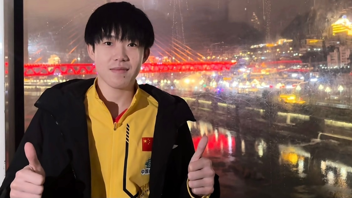 好像是新视角 但牛怎么还不发夫妻合照 我就不信他俩没拍