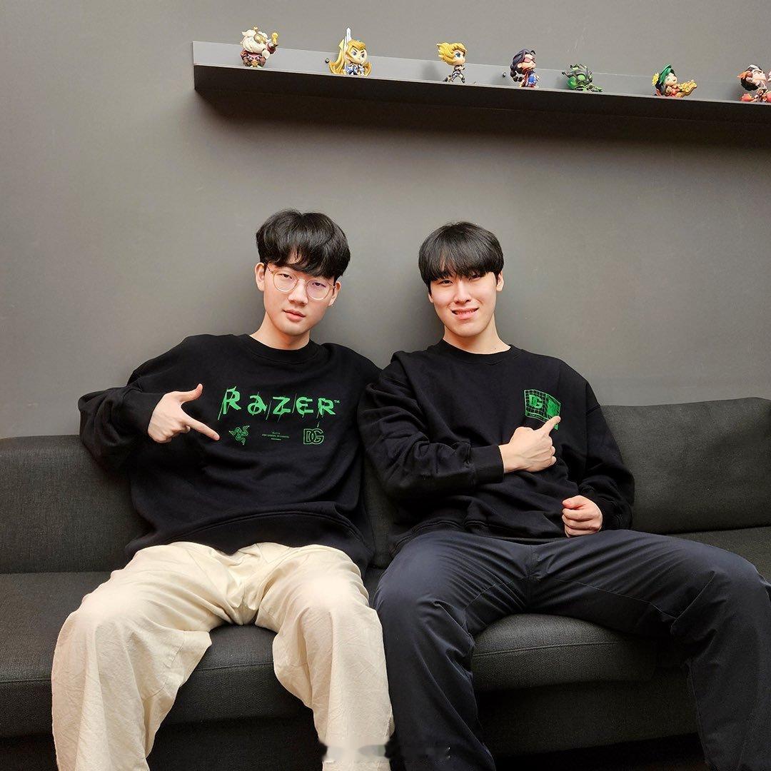 HLE官推更新Viper和Zeka合照。

#2024lck#