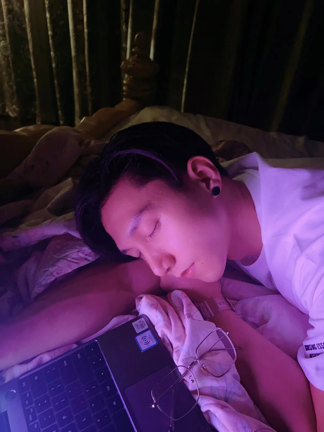 叮，你的网恋男友已上线