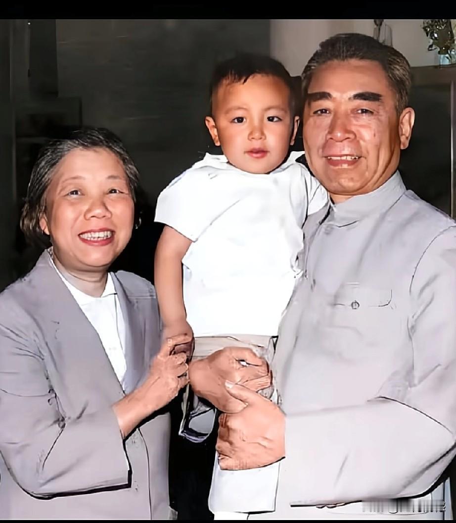 这组照片很多都是第一次看到，看到这么多以前没有看到过的照片，非常的开心，非常的高