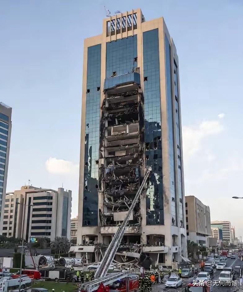 拜迪的高楼大厦，也被炸了个稀里哗啦，听说有不少我们的土豪也在那里买了房子，这下子